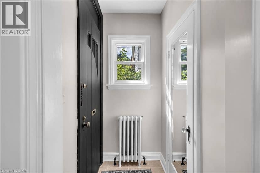 31 SCOTIA Avenue — photo 3 of 40