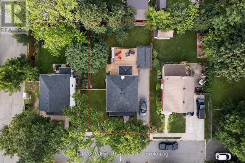 217 Hexam Street — photo 4 of 24