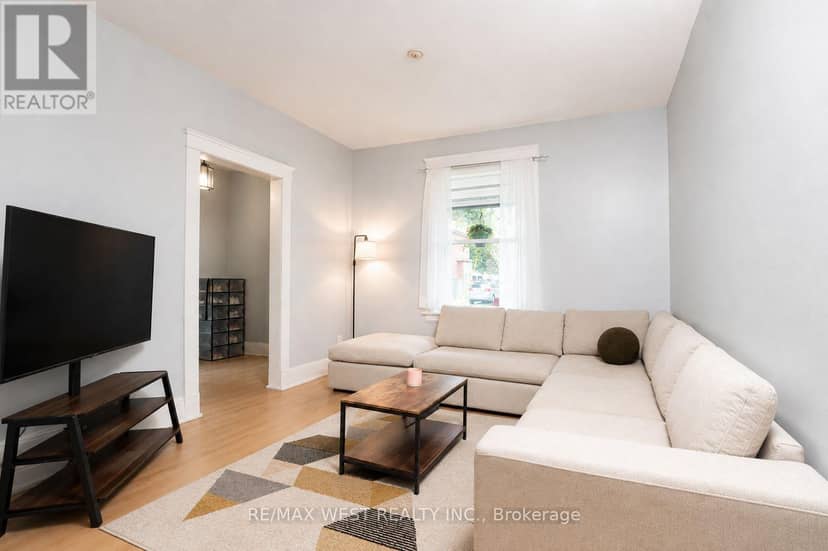 217 Hexam Street — photo 6 of 24