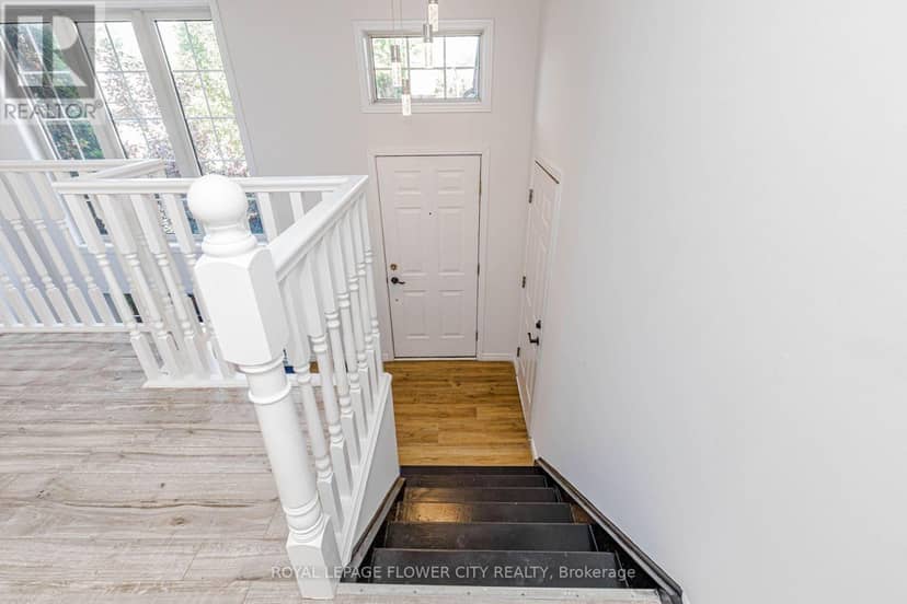 47 Queensway Drive — photo 7 of 40