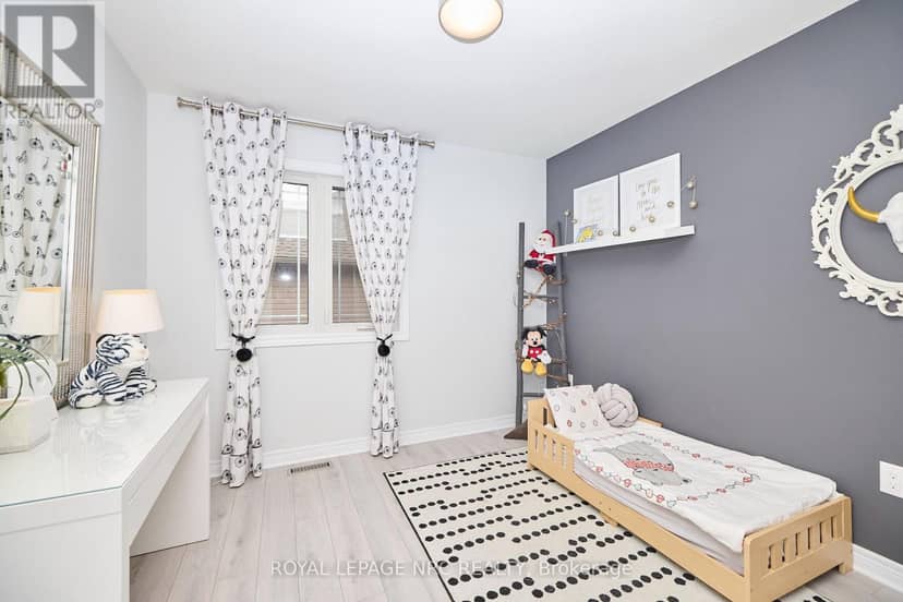 31 Bergenstein Crescent — photo 37 of 40