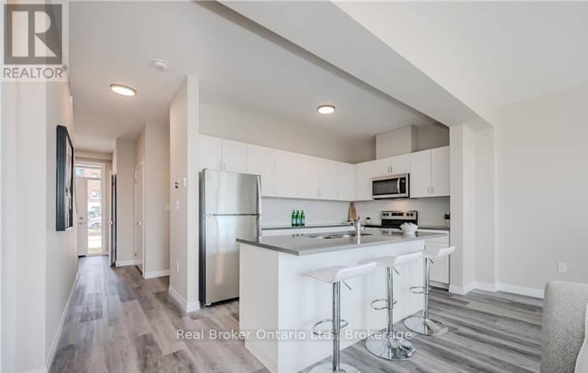 66 Ayr Meadows Crescent — photo 6 of 31
