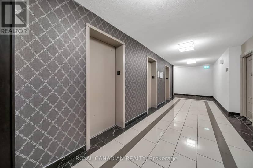 701 - 500 Green Road — photo 13 of 40