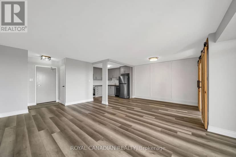 701 - 500 Green Road — photo 17 of 40