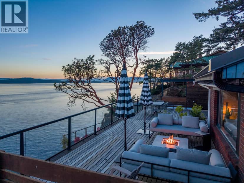 7918 SWANSON VIEW DRIVE, Pender Island