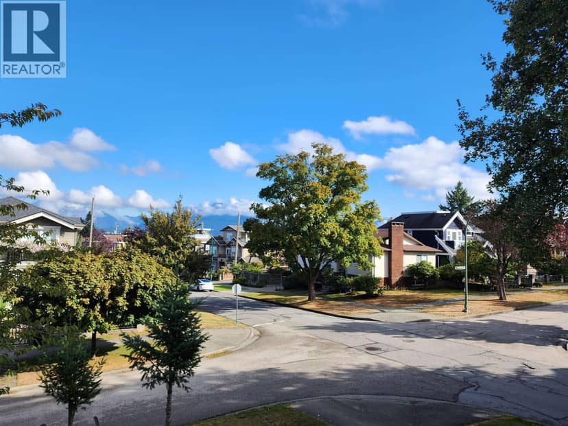 35xx NORMANDY DRIVE, Vancouver, photo 2
