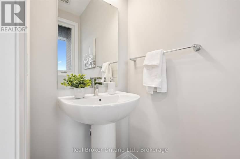 60 Ayr Meadows Crescent — photo 17 of 32