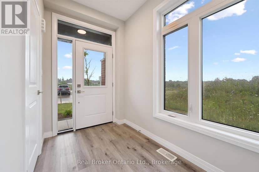 60 Ayr Meadows Crescent — photo 6 of 32