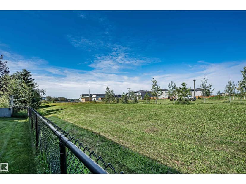 #146 5420 Grant Macewan Bv — photo 35 of 36