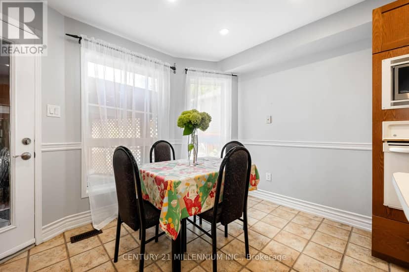 33 Fletchers Creek Boulevard — photo 13 of 40
