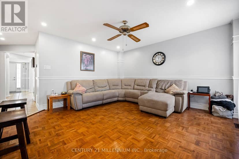 33 Fletchers Creek Boulevard — photo 15 of 40