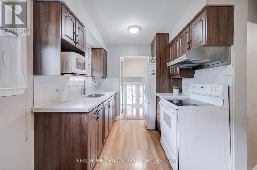 19 Hepworth Drive — photo 16 of 40