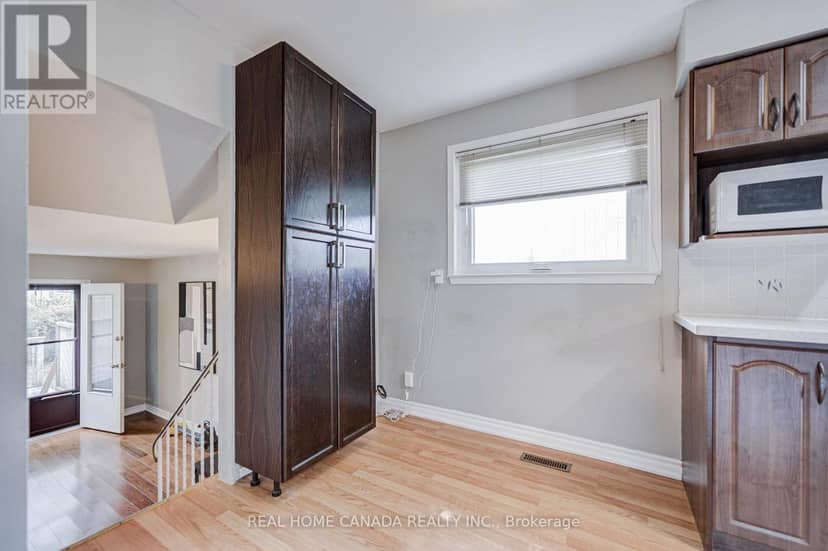 19 Hepworth Drive — photo 19 of 40