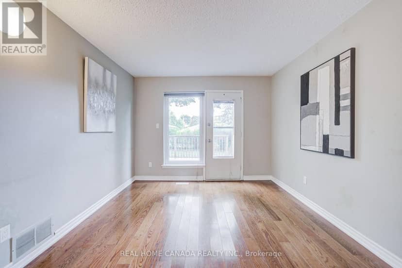 19 Hepworth Drive — photo 27 of 40