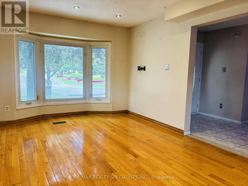 33 Cherrytree Drive — photo 9 of 34