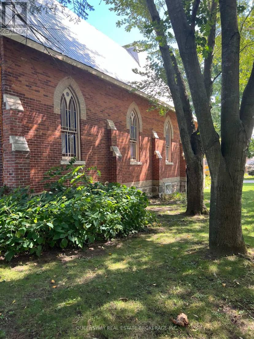 10 Mill Street W, Springwater, photo 2