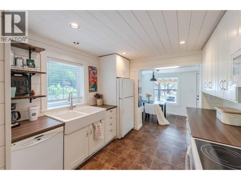 9705 SARGEANT Street, Summerland