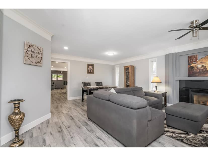 5821 188 STREET, Surrey, photo 2
