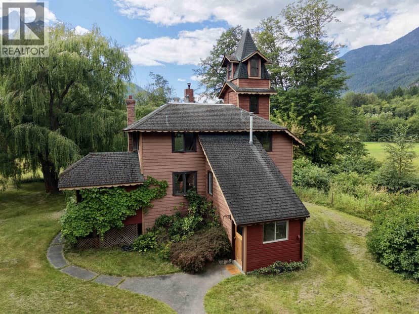 4233 MACKENZIE 20 HIGHWAY, Bella Coola