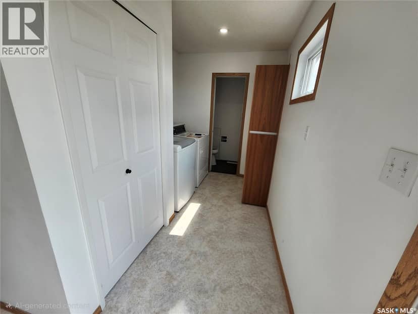 117 Railway AVENUE — photo 4 of 14