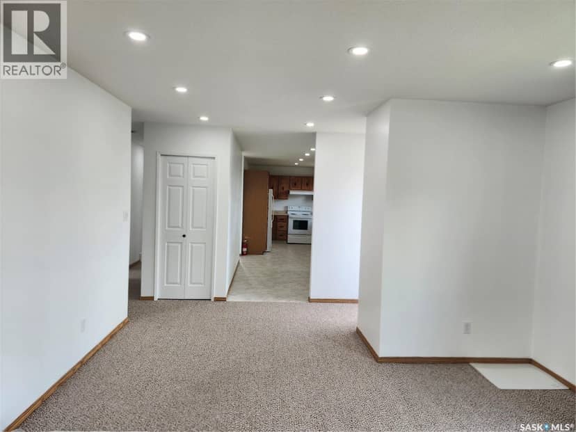117 Railway AVENUE — photo 8 of 14