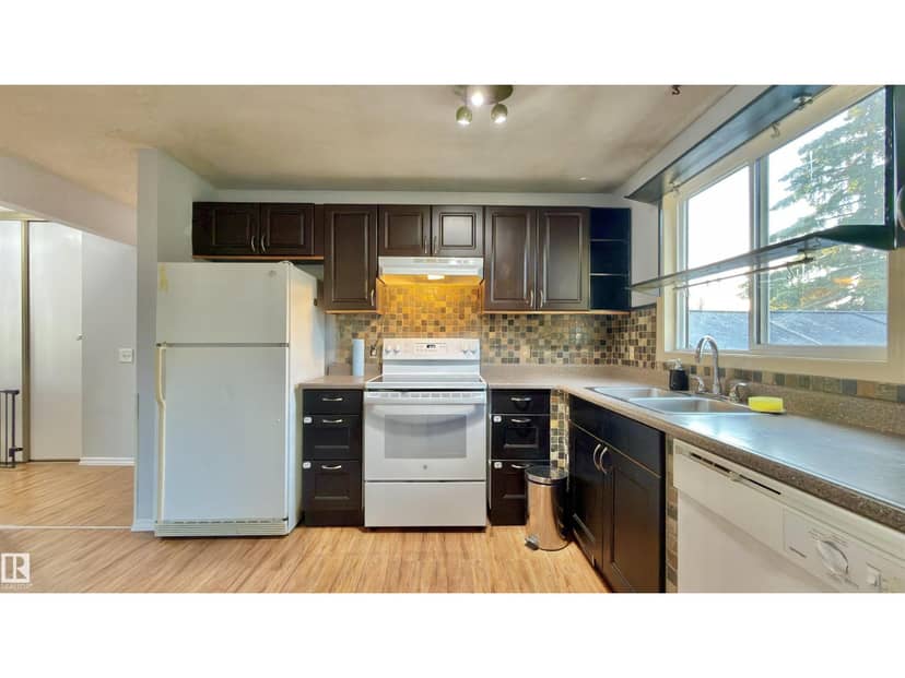 3520 17B AV NW — photo 15 of 34
