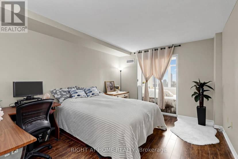 PH9 - 300 Webb Drive — photo 13 of 40