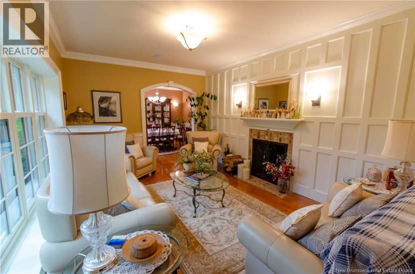 15 Birch Hill Crescent — photo 9 of 40