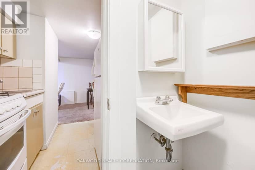 2449 St Clair Avenue W — photo 11 of 40