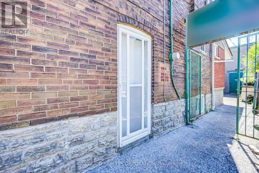 2449 St Clair Avenue W — photo 18 of 40