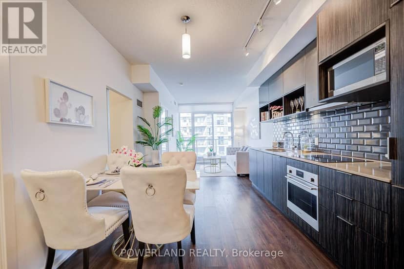 807 - 52 Forest Manor Road — photo 4 of 18