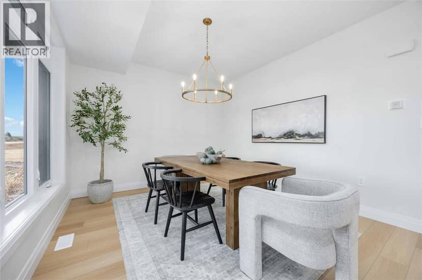3527 Paul Crescent — photo 18 of 40