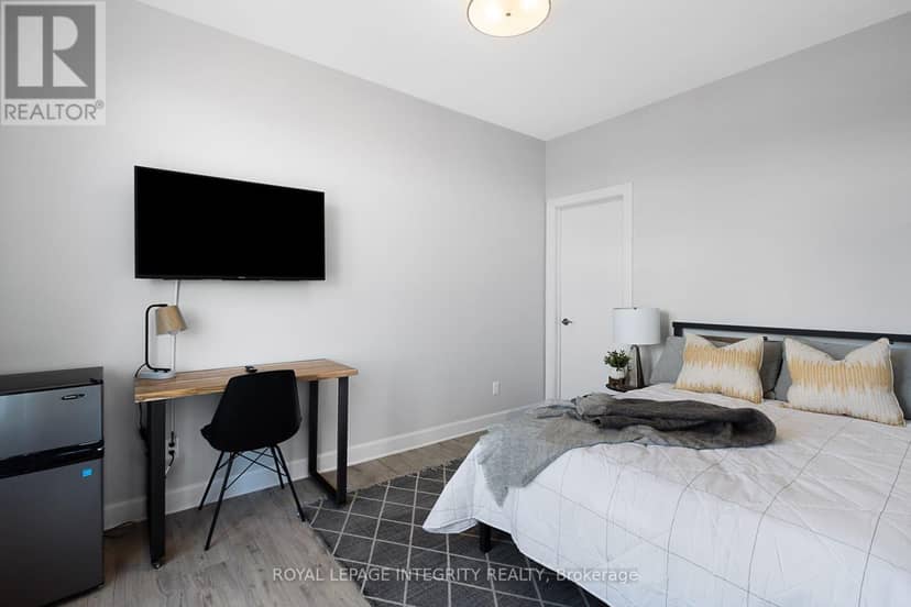 240 Blackburn Avenue — photo 15 of 40