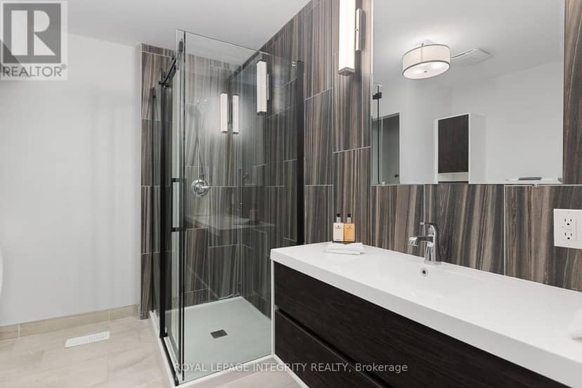 240 Blackburn Avenue — photo 38 of 40