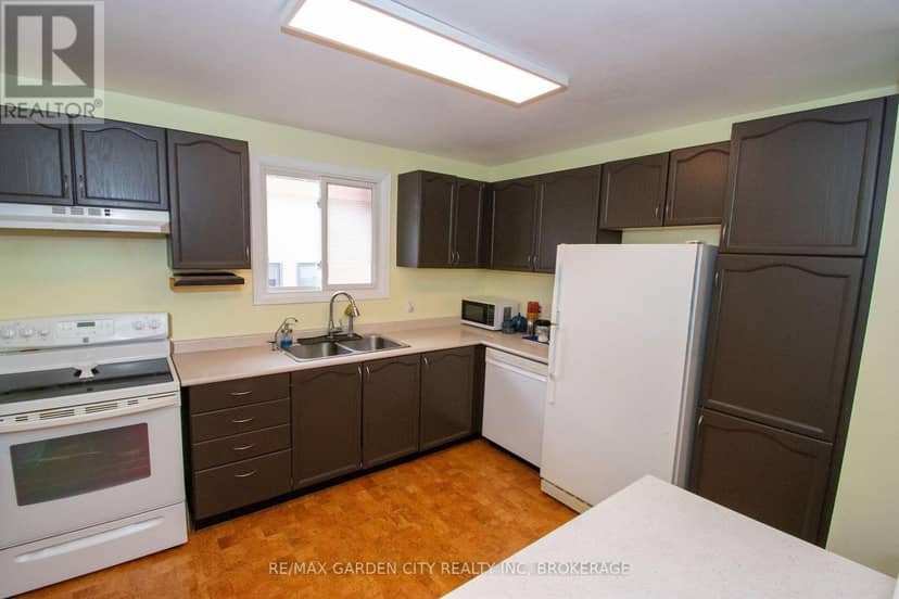 93 Northwood Drive — photo 18 of 40