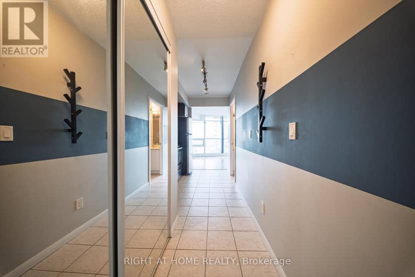 1206 - 215 Fort York Boulevard — photo 5 of 15