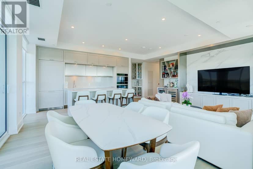 808 - 397 Royal Orchard Boulevard E — photo 20 of 40