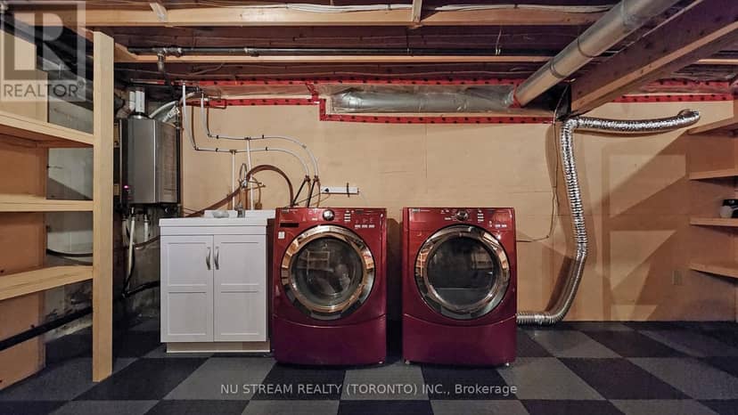 15 Bond Crescent — photo 33 of 40