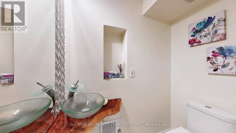 15 Bond Crescent — photo 34 of 40