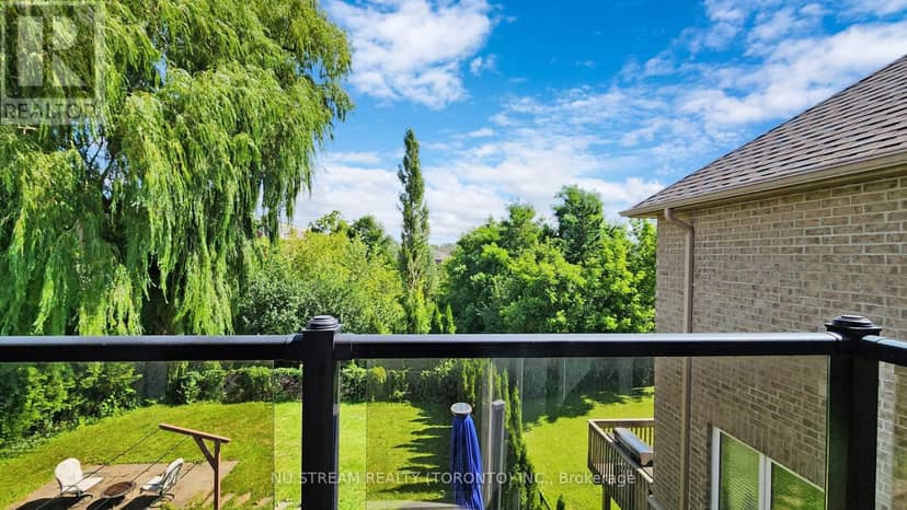 15 Bond Crescent — photo 36 of 40