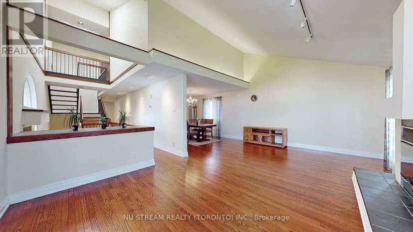 15 Bond Crescent — photo 6 of 40