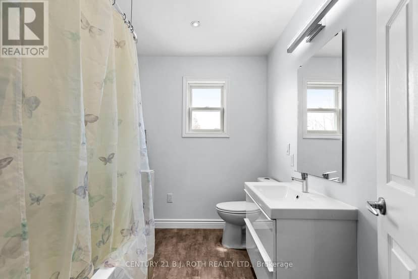 102 Dunlop Street — photo 13 of 20