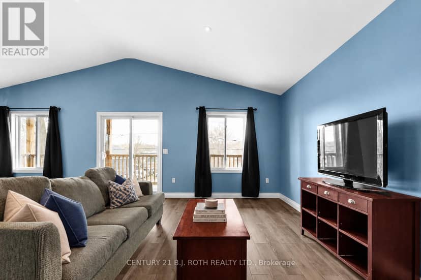 102 Dunlop Street — photo 5 of 20