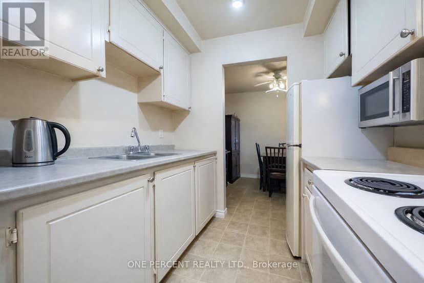 206 - 25 College Street E, Belleville, photo 2