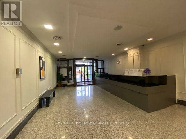 1204 - 7 Bishop Avenue — photo 2 of 24