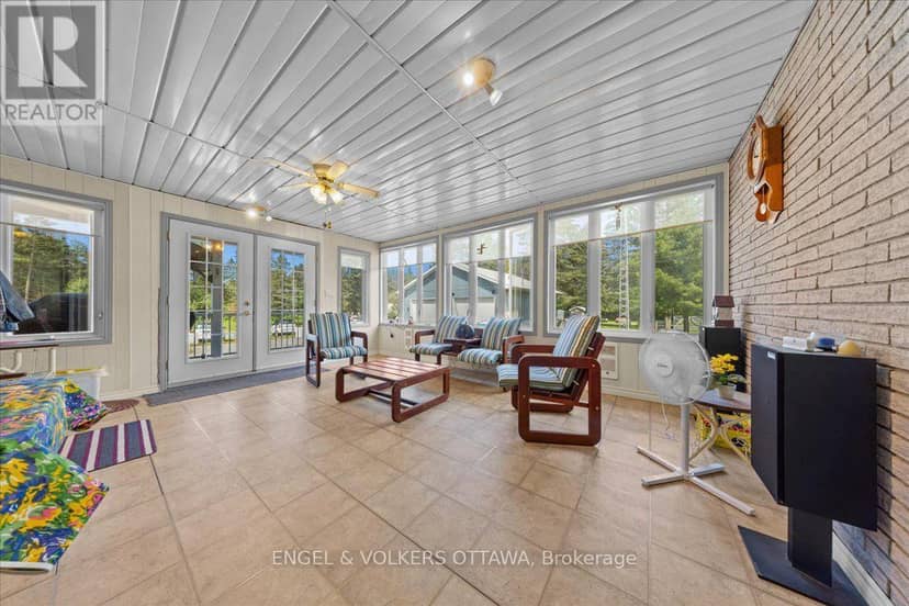 3805 Big Rideau Lake Road — photo 17 of 40