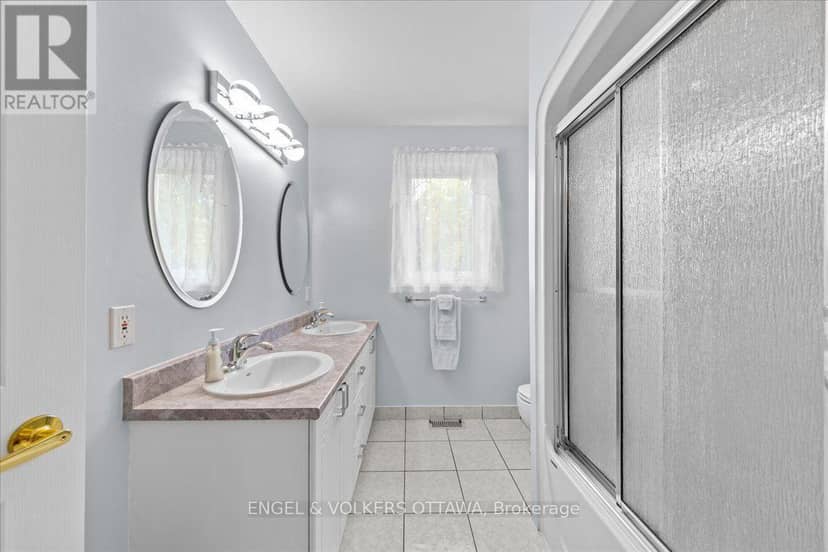 3805 Big Rideau Lake Road — photo 28 of 40