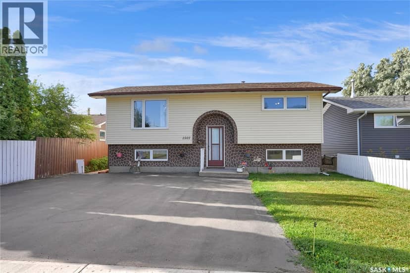 1507 Caribou STREET W, Moose Jaw