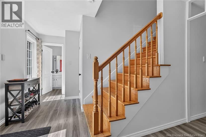 97 Old Oak Crescent — photo 10 of 40