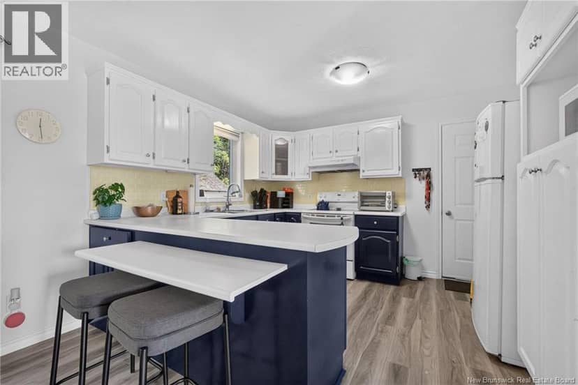 97 Old Oak Crescent — photo 15 of 40